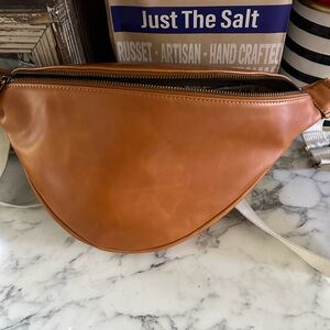 Andar Tatum belt bag
